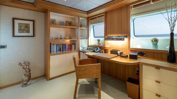 Image of IRAVATI yacht #17