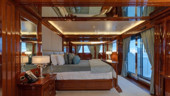 Image of JOIA THE CROWN JEWEL yacht #22