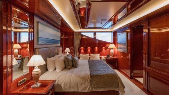 Image of JOIA THE CROWN JEWEL yacht #24