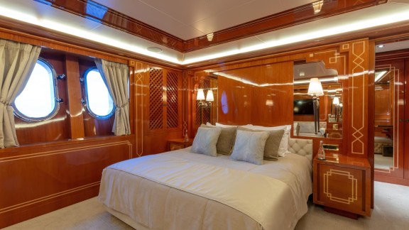 Image of JOIA THE CROWN JEWEL yacht #28