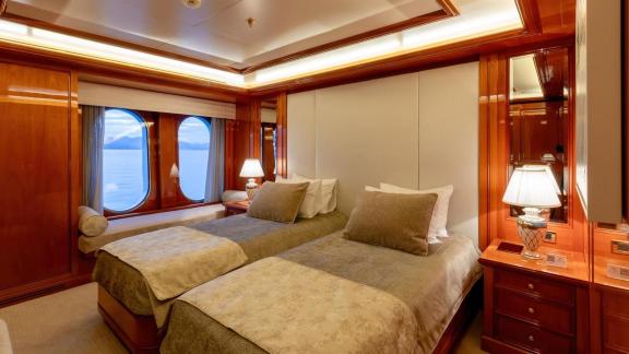 Image of JOIA THE CROWN JEWEL yacht #30