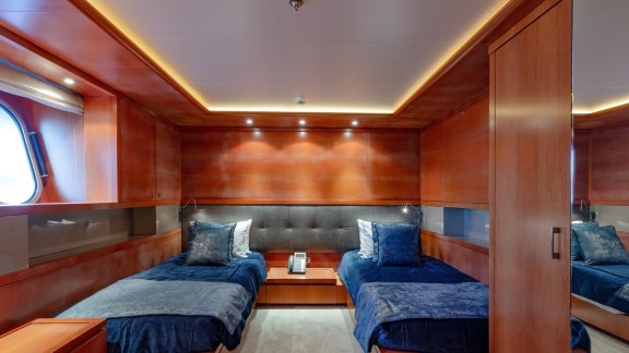 Image of JOIA THE CROWN JEWEL yacht #31