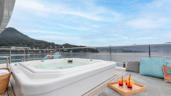 Image of JOIA THE CROWN JEWEL yacht #6