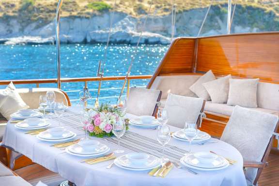 Image of LADY CHRISTA yacht #12