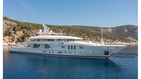 Lady Vera Yacht (05)