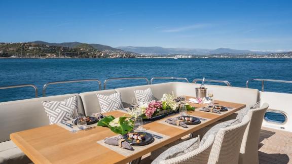 Image of LADY VOLANTIS yacht #12