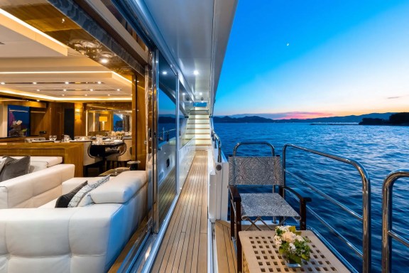 Image of LADY VOLANTIS yacht #16