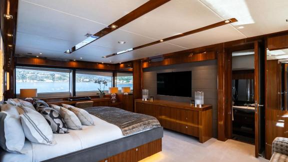 Image of LADY VOLANTIS yacht #19