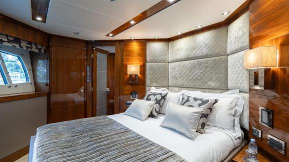 Image of LADY VOLANTIS yacht #22