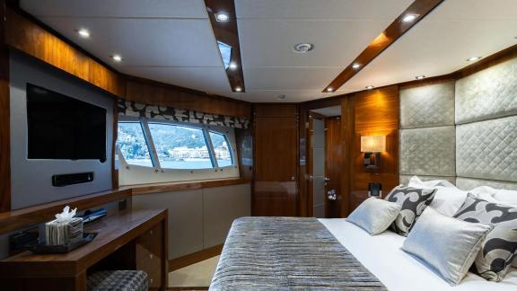 Image of LADY VOLANTIS yacht #23