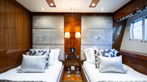 Image of LADY VOLANTIS yacht #27