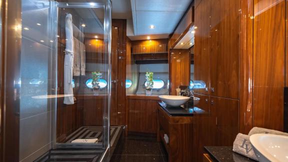 Image of LADY VOLANTIS yacht #29