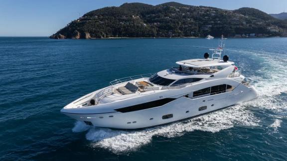 Image of LADY VOLANTIS yacht #3