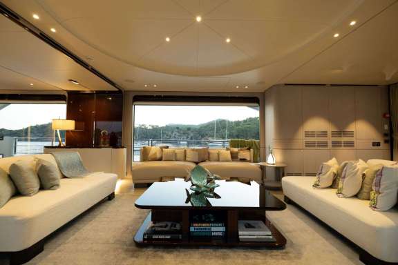 Image of LOVE T yacht #16