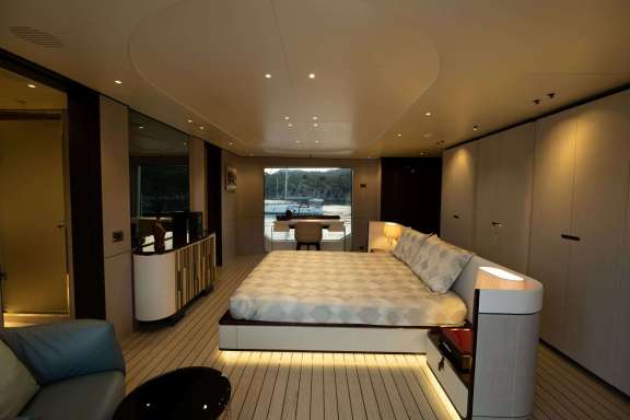 Image of LOVE T yacht #6