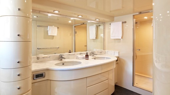 Image of MANTRA yacht #17