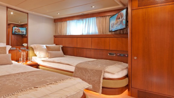 Image of MANTRA yacht #18