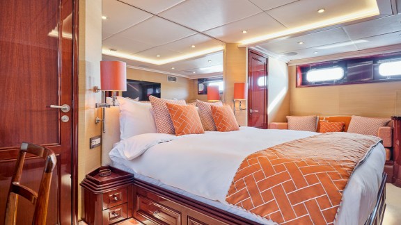 Image of MIA ZOI yacht #23