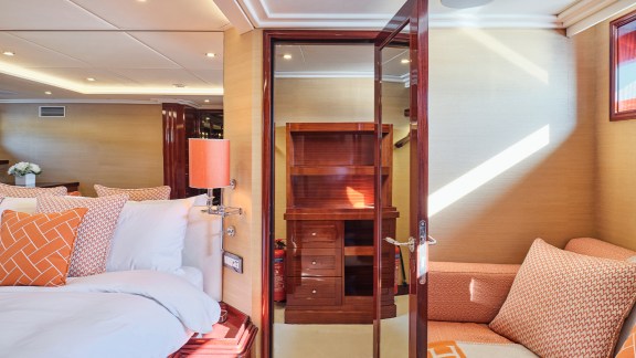 Image of MIA ZOI yacht #24