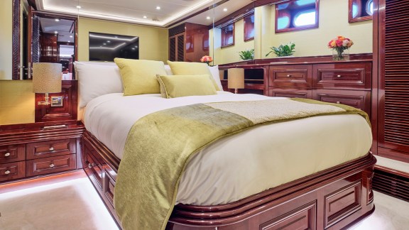 Image of MIA ZOI yacht #25