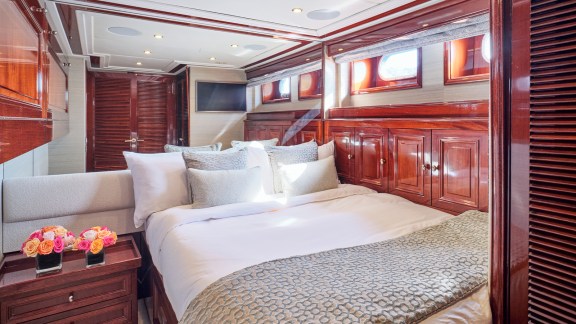 Image of MIA ZOI yacht #27