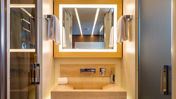 Image of NAIA yacht #34