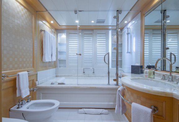 NITA K II Guest Bathroom