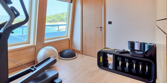 O’ ΕVA For Charter 60M Custom Golden Yacht (31)