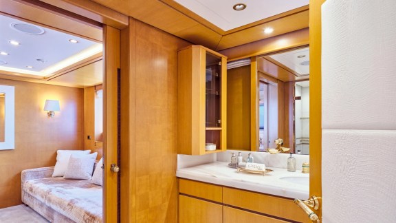 Image of OASIS yacht #42