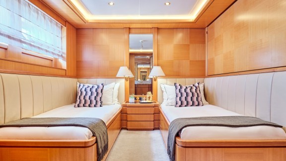 Image of OASIS yacht #56