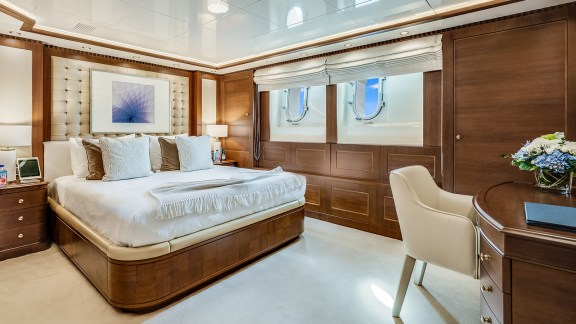 Image of OCEANOS yacht #32