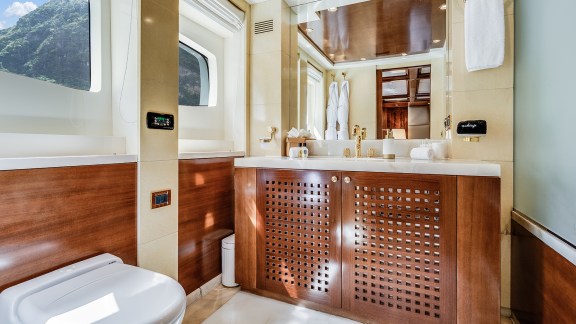 Image of OCEANOS yacht #33