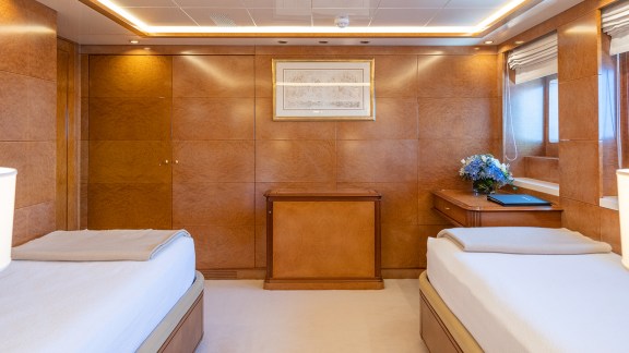 Image of OCEANOS yacht #37