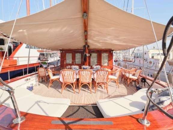 Aft Deck — Al Fresco Dining
