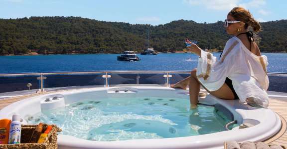 Sundeck Jacuzzi