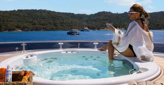 Sundeck Jacuzzi