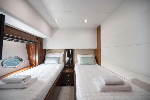 Image of PHOENIX yacht #10