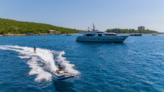 Image of VALENTINA II yacht #44