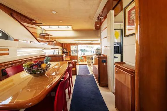 Saloon & Dining Area