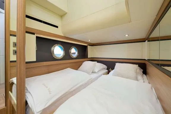 Image of Viva La Vida yacht #8