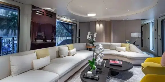 VOLO MARE Luxury Charter Yacht Azimut Grande Trideck Main Salon Seating