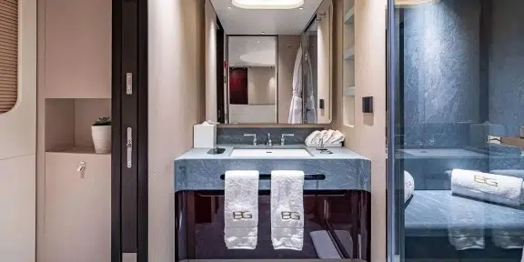 VOLO MARE Luxury Charter Yacht Azimut Grande Trideck Ensuite