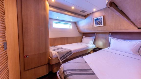 Image of YCH2 yacht #15