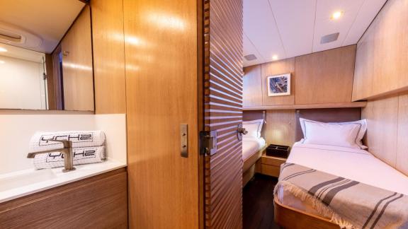 Image of YCH2 yacht #16