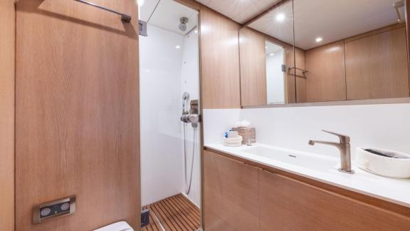 Image of YCH2 yacht #17