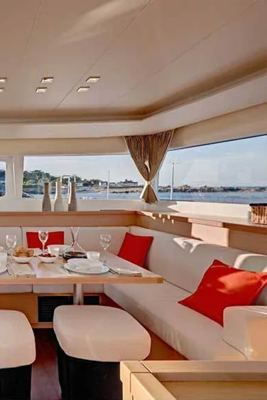 The main saloon, has table that is large enough to seat 8 guests in comfort.