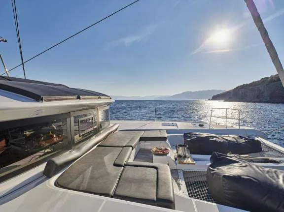 Fore Deck - Sunbathing Area