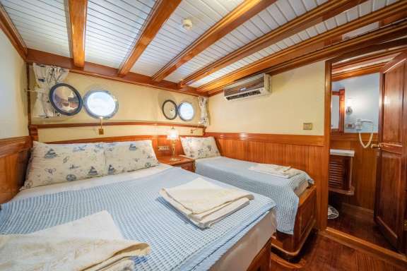 Image of ADMIRAL yacht #14