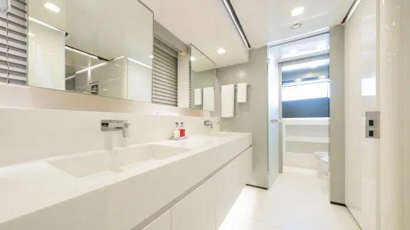 Image of RIANA II yacht #17
