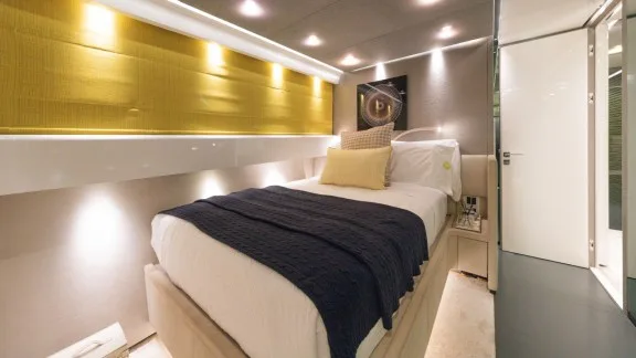 Image of RIANA II yacht #24